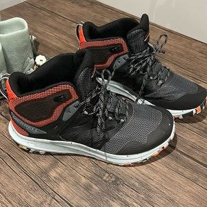 NWOT Mens Merrell sneakers size 10.5 wide